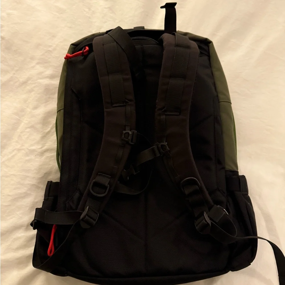 Topo Designs Olive Global Travel Bag 30L - Picture 2 of 5